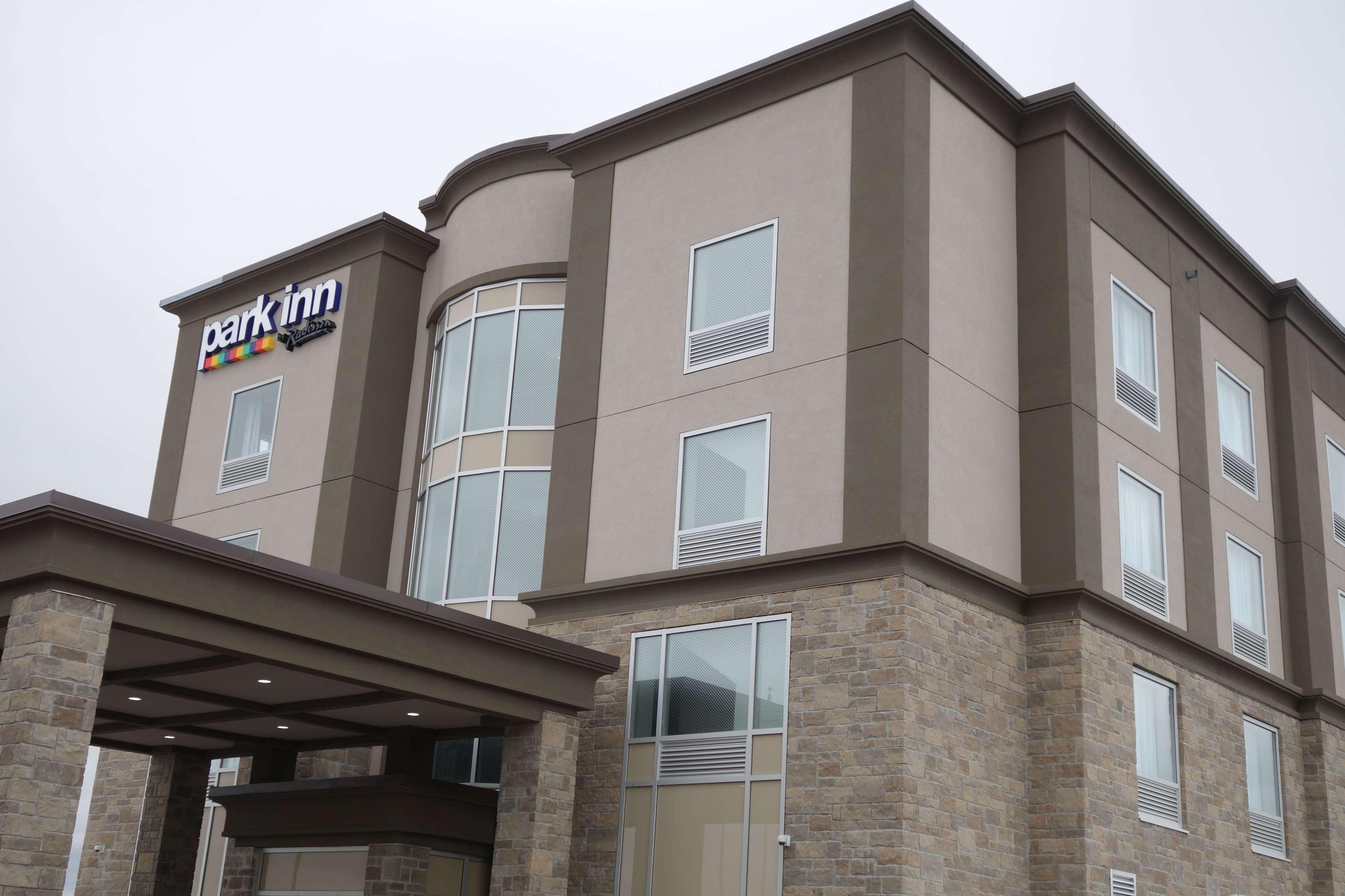 Park Inn By Radisson Brampton, On מראה חיצוני תמונה