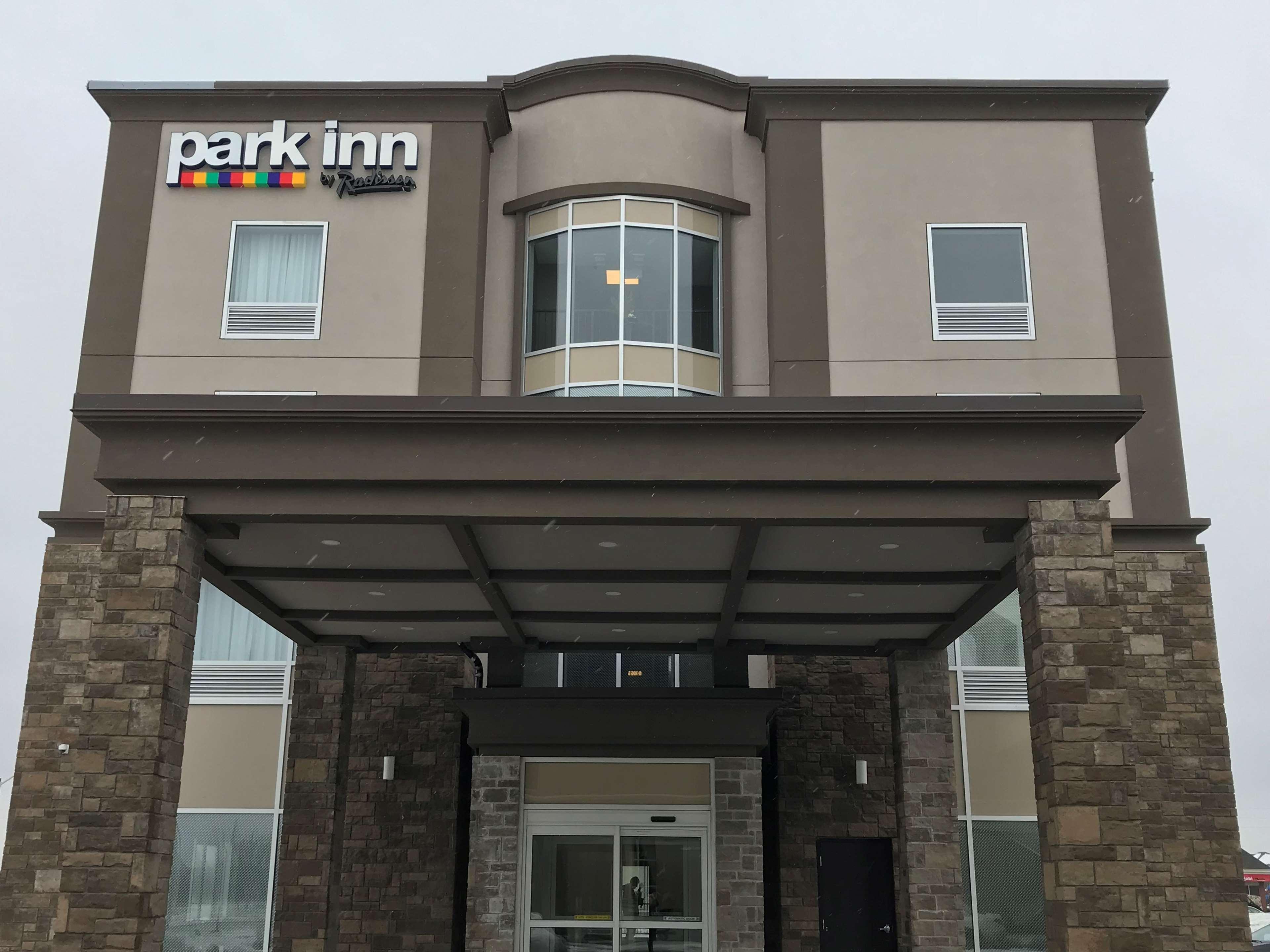 Park Inn By Radisson Brampton, On מראה חיצוני תמונה